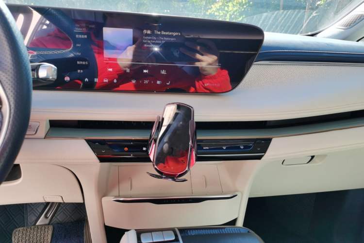 Used Buick GL8 New Energy 2024 Lu Zun Luxury Edition 7-Seater Audio And AC Panel