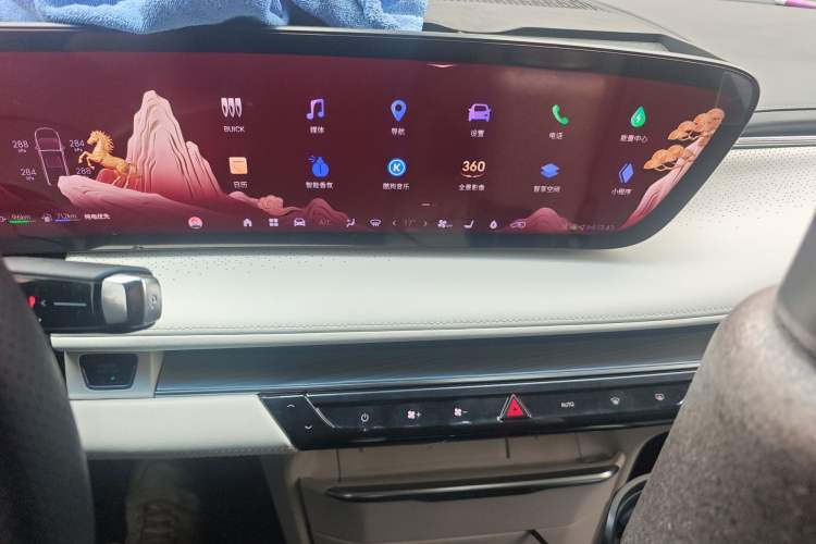 Used Buick GL8 New Energy 2024 Lu Zun Deluxe Edition 7-Seater Audio And AC Panel