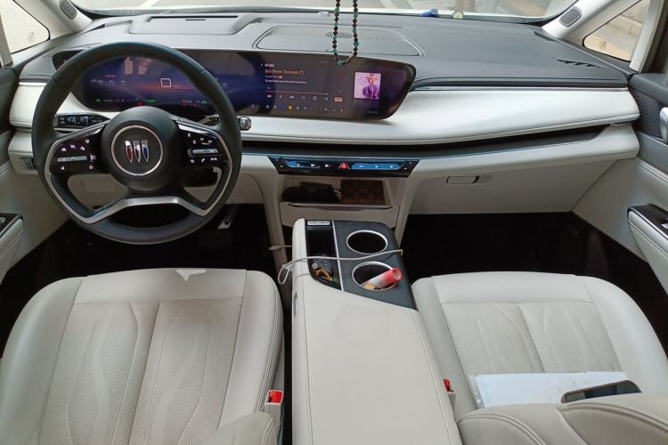 Used Buick GL8 New Energy 2024 Lu Zun Deluxe Edition 7-Seater Center Console