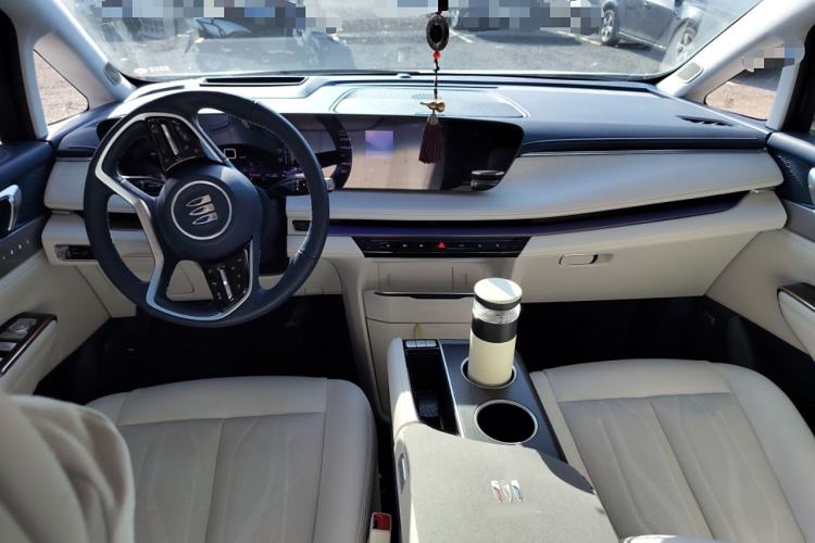 Used Buick GL8 New Energy 2024 Lu Zun Luxury Edition 7-Seater Center Console
