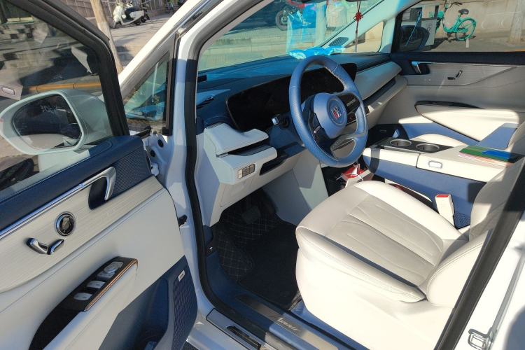 Used Buick GL8 New Energy 2024 Lu Zun Luxury Edition 7-Seater Driver Seat
