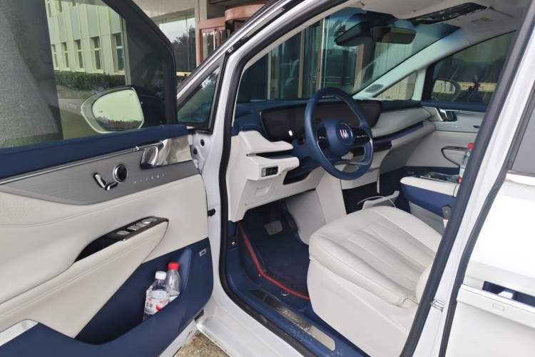 Used Buick GL8 New Energy 2024 Lu Zun Luxury Edition 7-Seater Driver Seat