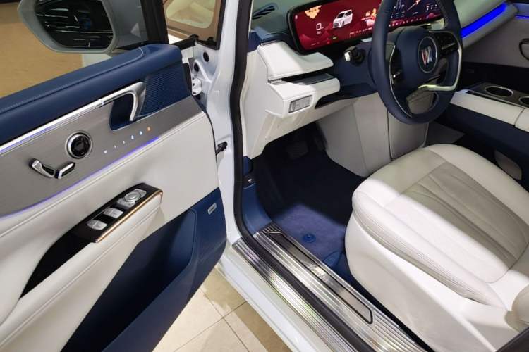 Used Buick GL8 New Energy 2024 Lu Zun Luxury Edition 7-Seater Driver Seat