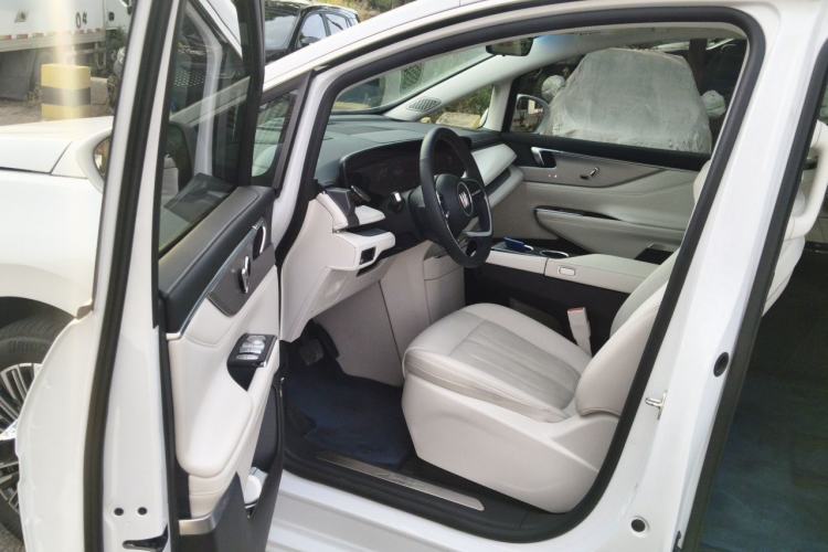 Used Buick GL8 New Energy 2024 Lu Zun Deluxe Edition 7-Seater Driver Seat