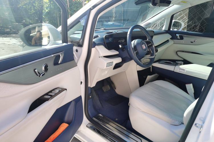 Used Buick GL8 New Energy 2024 Lu Zun Luxury Edition 7-Seater Driver Seat