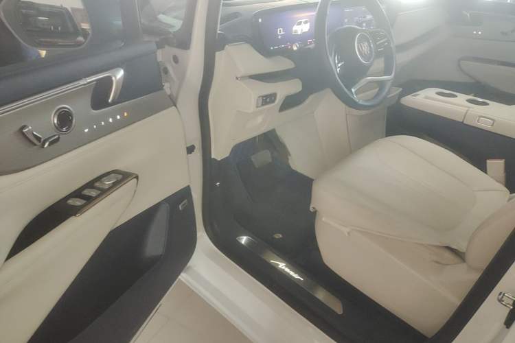 Used Buick GL8 New Energy 2024 Lu Zun Luxury Edition 6-Seater Driver Seat