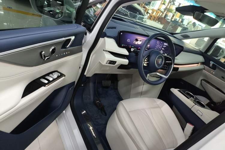Used Buick GL8 New Energy 2024 Lu Zun Luxury Edition 6-Seater Driver Seat