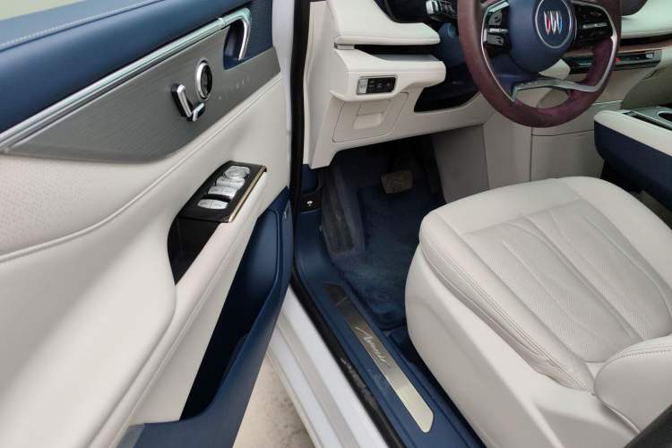 Used Buick GL8 New Energy 2024 Lu Zun Luxury Edition 7-Seater Driver Seat