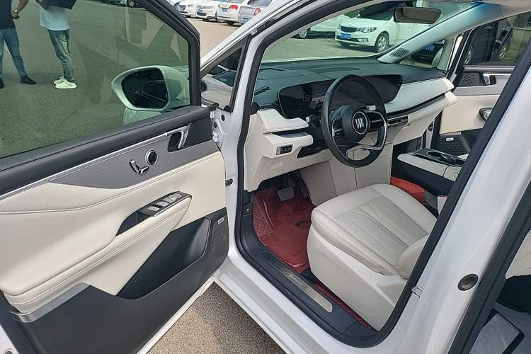Used Buick GL8 New Energy 2024 Lu Zun Deluxe Edition 7-Seater Driver Seat