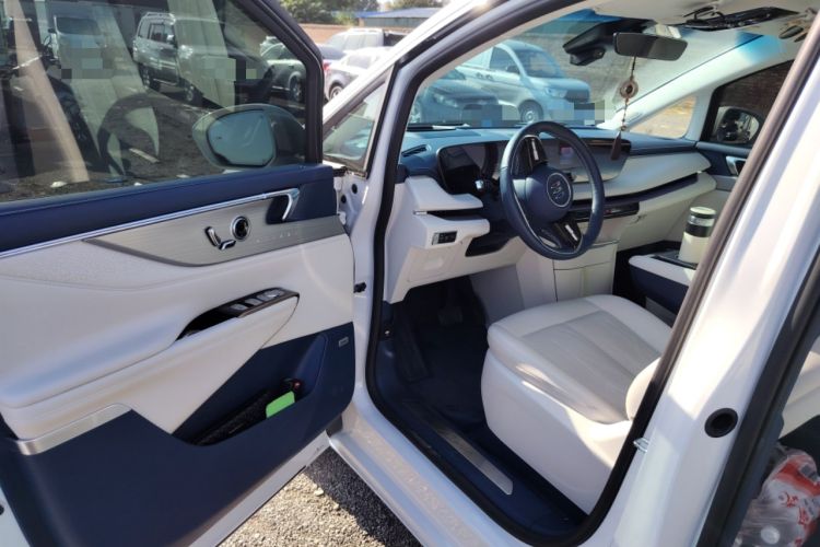 Used Buick GL8 New Energy 2024 Lu Zun Luxury Edition 7-Seater Driver Seat