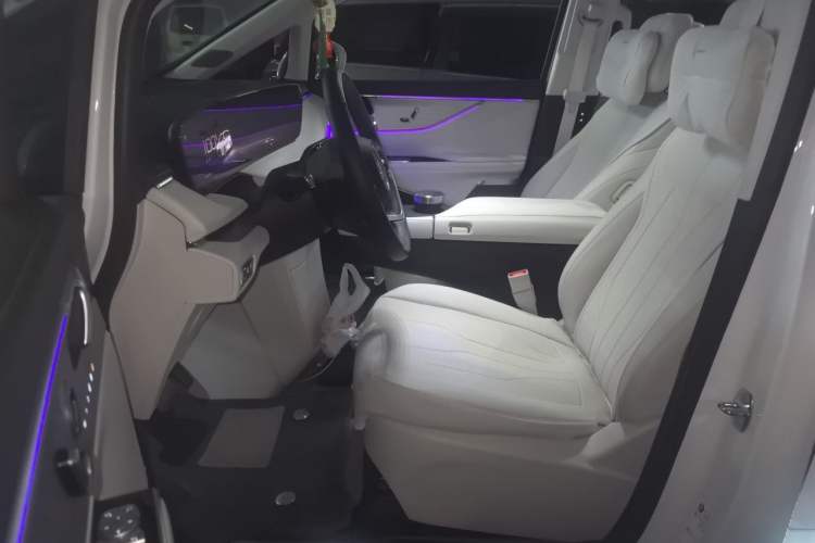 Used Buick GL8 New Energy 2024 Lu Zun Luxury Edition 7-Seater Driver Seat