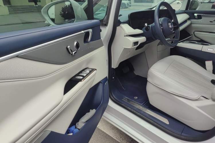 Used Buick GL8 New Energy 2024 Lu Zun Luxury Edition 7-Seater Driver Seat