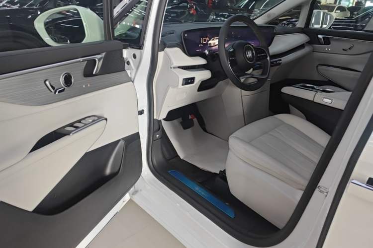 Used Buick GL8 New Energy 2024 Lu Zun Smart Edition 7-Seater Driver Seat