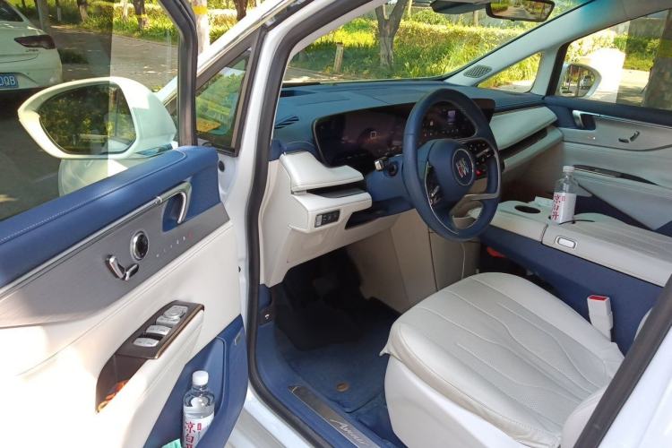 Used Buick GL8 New Energy 2024 Lu Zun Luxury Edition 7-Seater Driver Seat