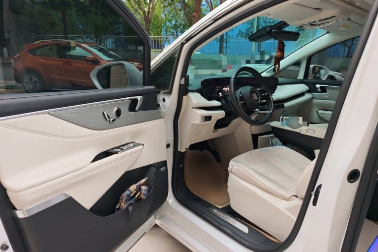 Used Buick GL8 New Energy 2024 Lu Zun Deluxe Edition 7-Seater Driver Seat