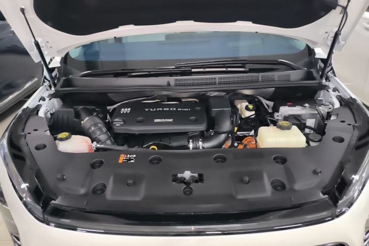 Used Buick GL8 New Energy 2024 Lu Zun Luxury Edition 7-Seater Engine Bay