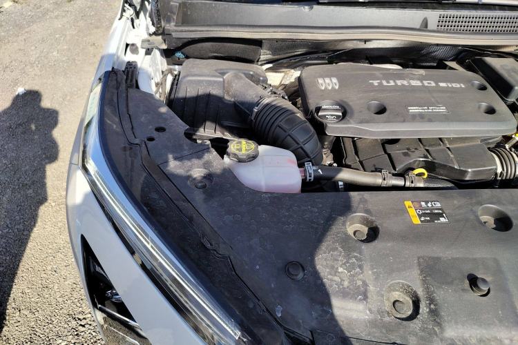 Used Buick GL8 New Energy 2024 Lu Zun Luxury Edition 7-Seater Engine Bay Right