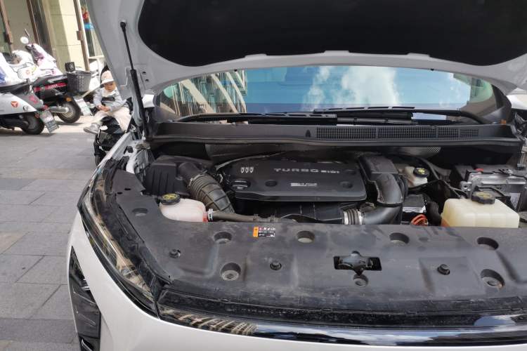 Used Buick GL8 New Energy 2024 Lu Zun Deluxe Edition 7-Seater Engine Bay Right