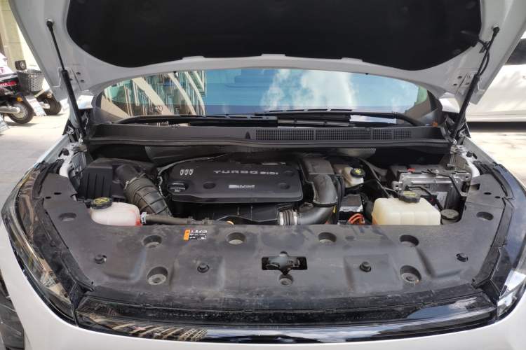 Used Buick GL8 New Energy 2024 Lu Zun Deluxe Edition 7-Seater Engine Bay