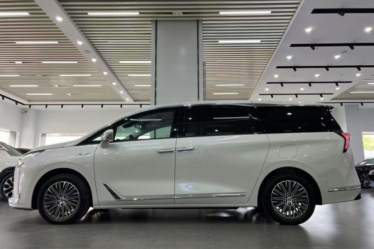 Used Buick GL8 New Energy 2024 Lu Zun Luxury Edition 6-Seater Exterior 2