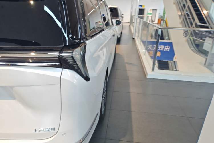 Used Buick GL8 New Energy 2024 Lu Zun Luxury Edition 6-Seater Exterior 3