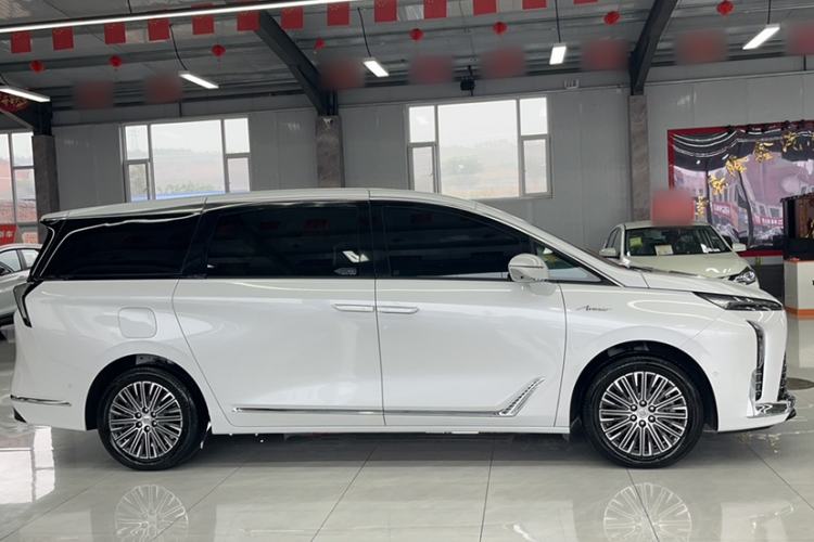 Used Buick GL8 New Energy 2024 Lu Zun Luxury Edition 7-Seater Exterior 3