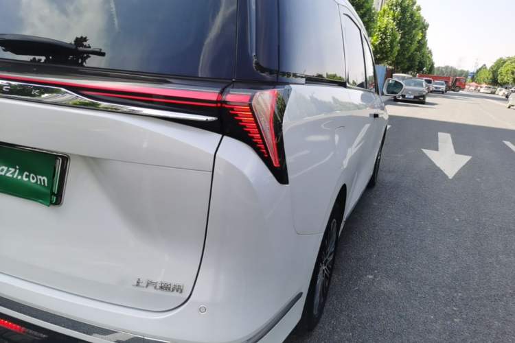 Used Buick GL8 New Energy 2024 Lu Zun Deluxe Edition 7-Seater Exterior 3