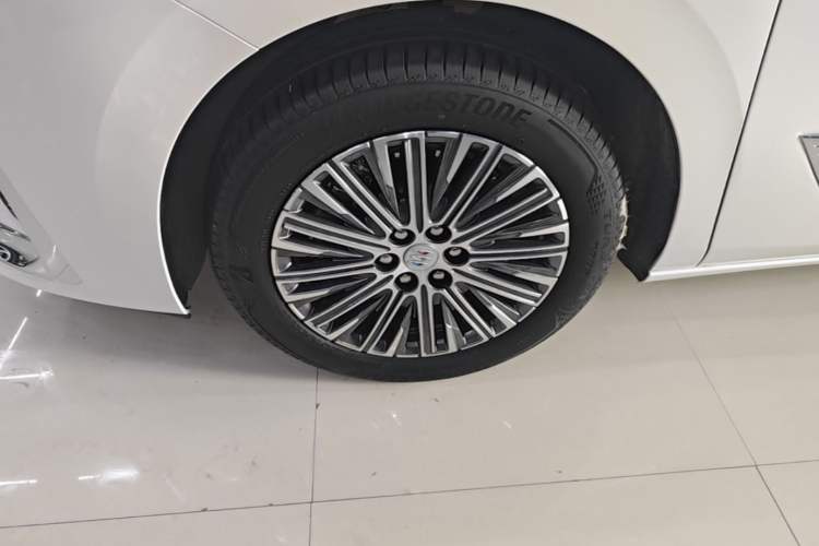 Used Buick GL8 New Energy 2024 Lu Zun Smart Edition 7-Seater Exterior 4