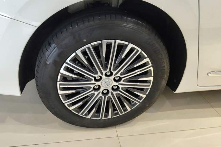 Used Buick GL8 New Energy 2024 Lu Zun Luxury Edition 6-Seater Exterior 5