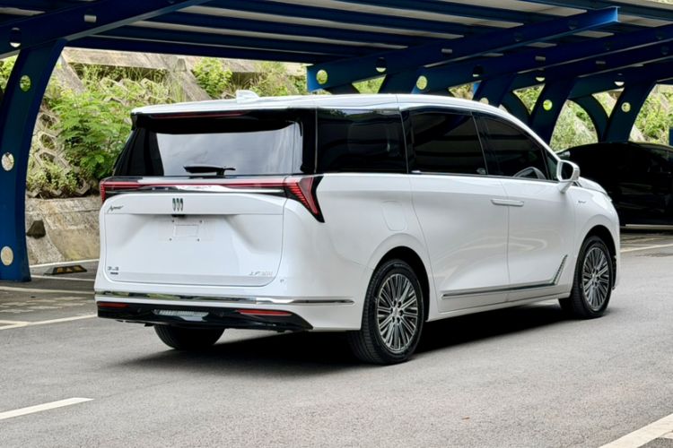 Used Buick GL8 New Energy 2024 Lu Zun Deluxe Edition 7-Seater Exterior 5