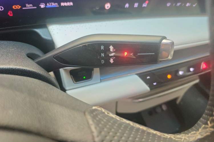 Used Buick GL8 New Energy 2024 Lu Zun Deluxe Edition 7-Seater Gear Lever