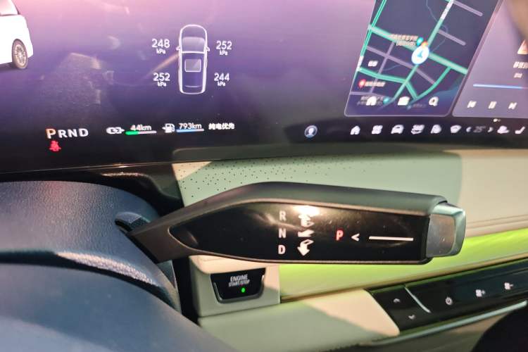 Used Buick GL8 New Energy 2024 Lu Zun Luxury Edition 7-Seater Gear Lever