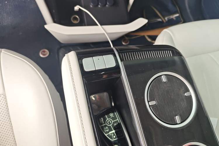 Used Buick GL8 New Energy 2024 Lu Zun Luxury Edition 7-Seater Gear Lever