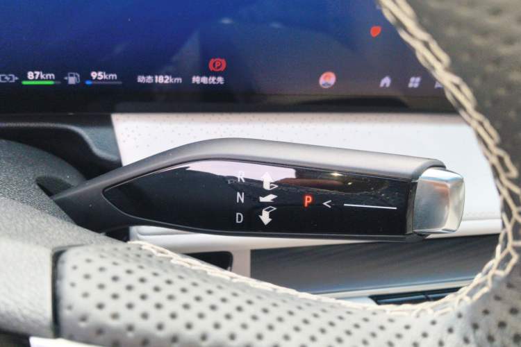 Used Buick GL8 New Energy 2024 Lu Zun Deluxe Edition 7-Seater Gear Lever