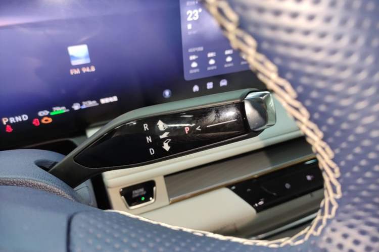 Used Buick GL8 New Energy 2024 Lu Zun Luxury Edition 6-Seater Gear Lever