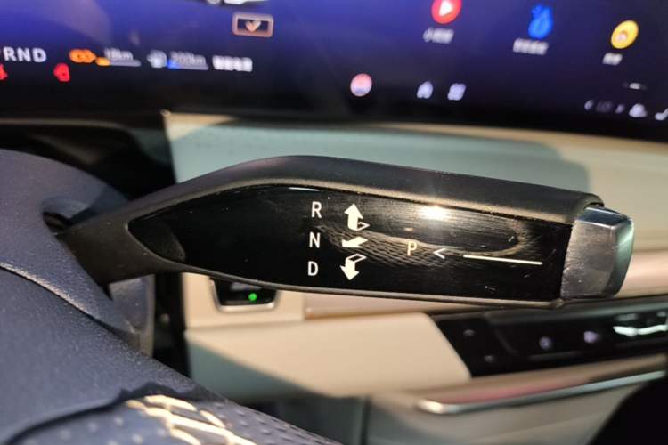 Used Buick GL8 New Energy 2024 Lu Zun Luxury Edition 6-Seater Gear Lever