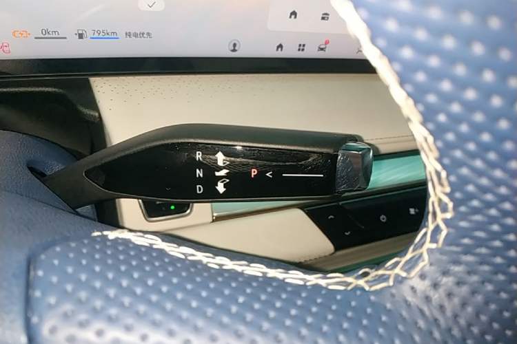 Used Buick GL8 New Energy 2024 Lu Zun Luxury Edition 6-Seater Gear Lever
