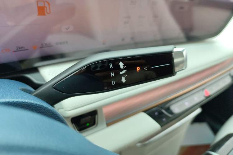 Used Buick GL8 New Energy 2024 Lu Zun Luxury Edition 7-Seater Gear Lever