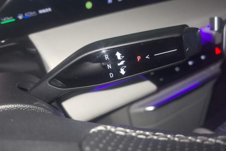 Used Buick GL8 New Energy 2024 Lu Zun Luxury Edition 7-Seater Gear Lever