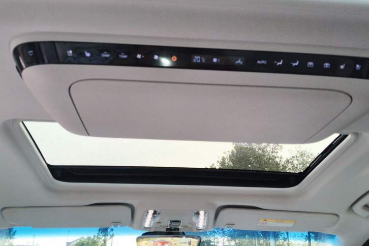 Used Buick GL8 New Energy 2024 Lu Zun Deluxe Edition 7-Seater Headliner