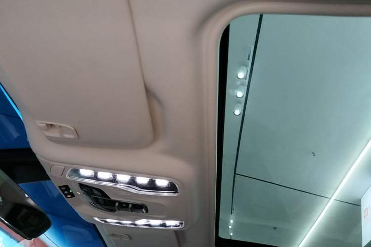 Used Buick GL8 New Energy 2024 Lu Zun Deluxe Edition 7-Seater Headliner