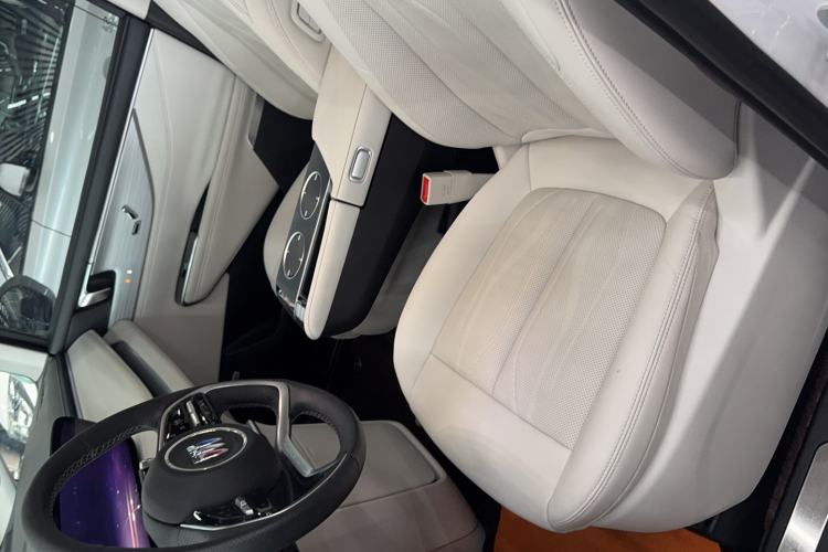 Used Buick GL8 New Energy 2024 Lu Zun Deluxe Edition 7-Seater Interior 1