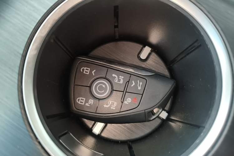 Used Buick GL8 New Energy 2024 Lu Zun Luxury Edition 6-Seater Interior 1