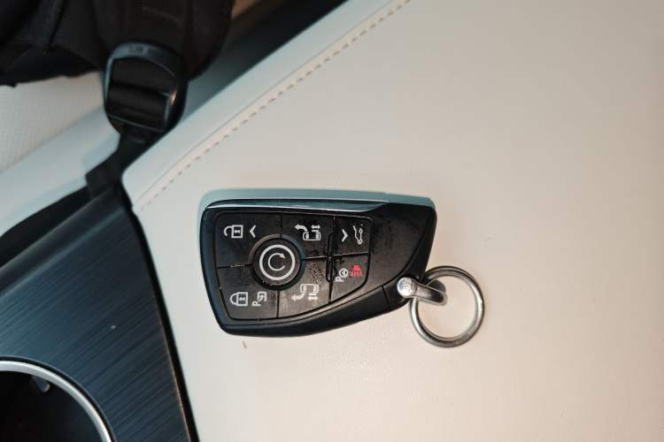 Used Buick GL8 New Energy 2024 Lu Zun Luxury Edition 7-Seater Interior 1
