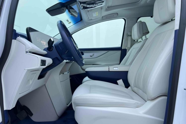 Used Buick GL8 New Energy 2024 Lu Zun Luxury Edition 7-Seater Interior 2