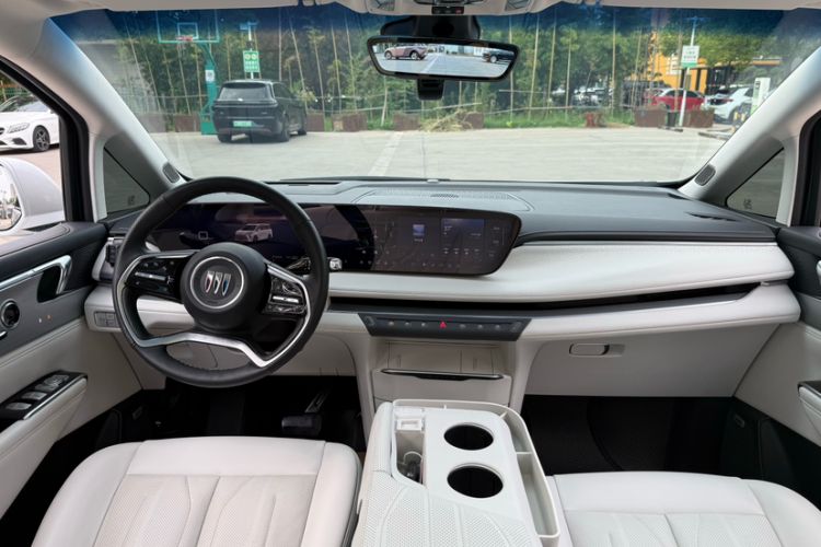 Used Buick GL8 New Energy 2024 Lu Zun Deluxe Edition 7-Seater Interior 3