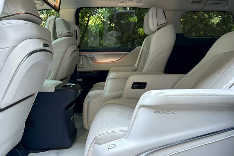 Used Buick GL8 New Energy 2024 Lu Zun Luxury Edition 7-Seater Interior 3