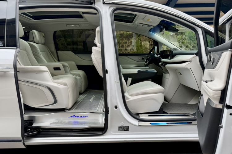 Used Buick GL8 New Energy 2024 Lu Zun Deluxe Edition 7-Seater Interior 3