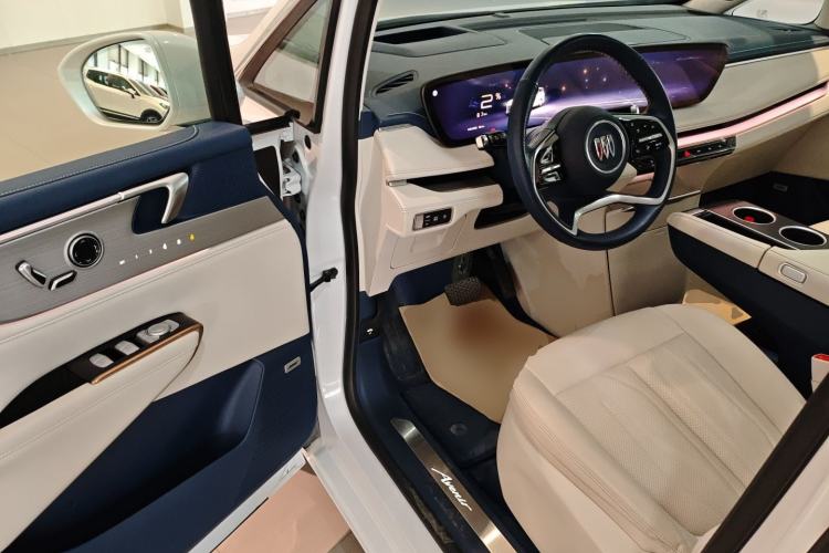 Used Buick GL8 New Energy 2024 Lu Zun Luxury Edition 7-Seater Interior 3