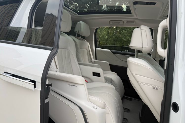 Used Buick GL8 New Energy 2024 Lu Zun Deluxe Edition 7-Seater Interior 4